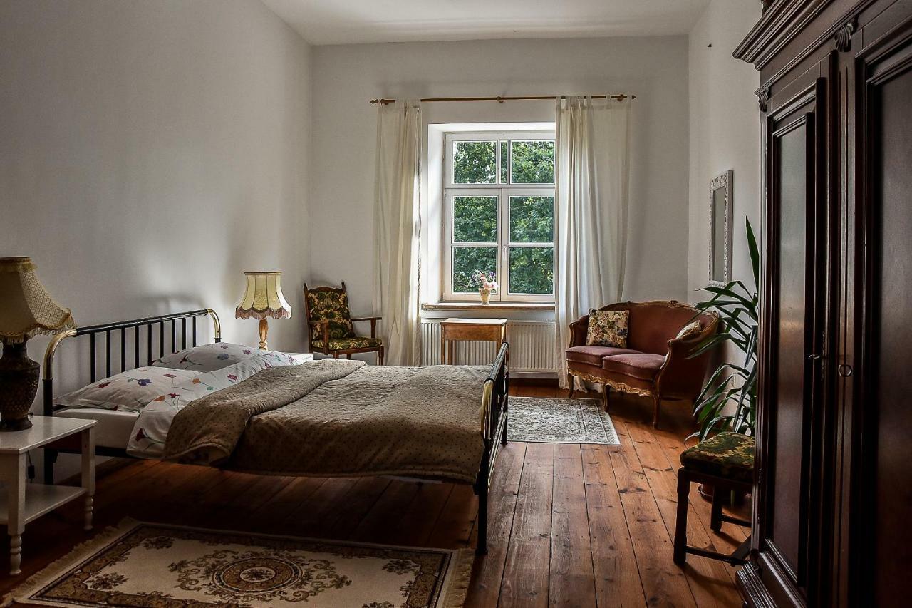 Maras Manor Hotel Turlava Bagian luar foto