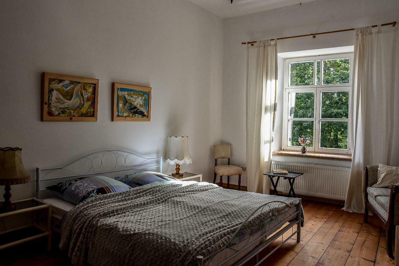 Maras Manor Hotel Turlava Bagian luar foto