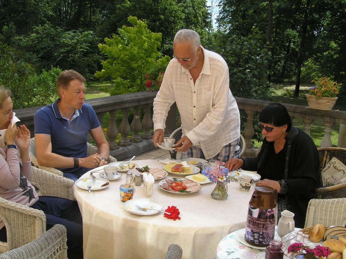 Maras Manor Hotel Turlava Bagian luar foto